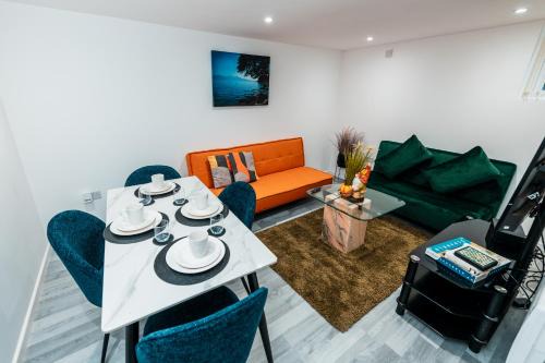 Trafford Apartamento | Sale 2-Bedroom Apt - Sleeps 5 - Free Parking
