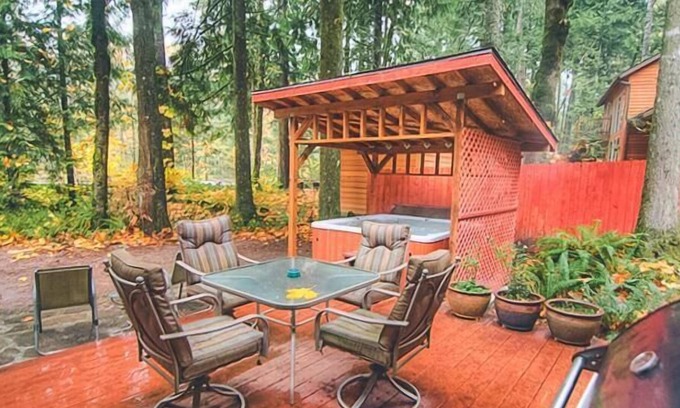 Brightwood Casa | Salmonberry Retreat