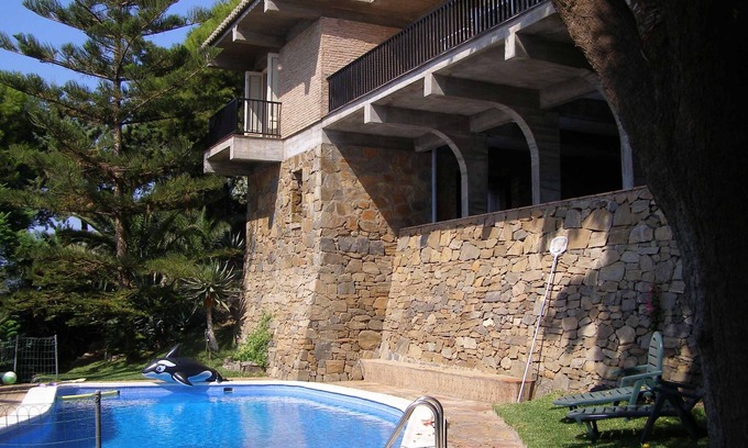 Salobreña Cabaña | Las Gaviotas, Salobrena: Casa con enorme jardín y maravillosas vistas