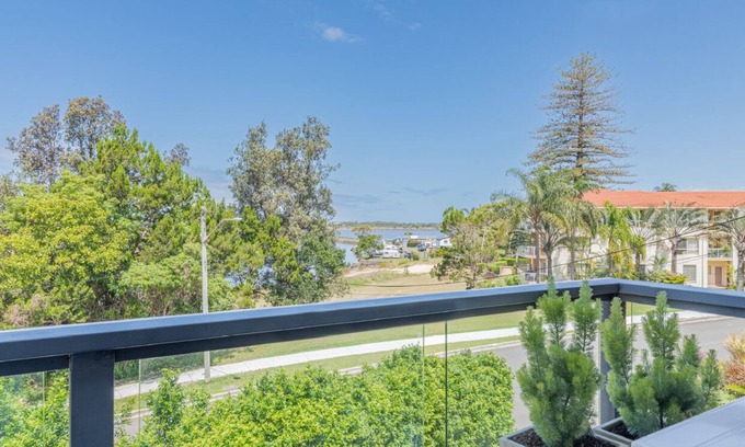 East Ballina Casa | Salt & Sand Getaway - Coastal Paradise at Bayside Duplex with Stunning Shaws Bay Views