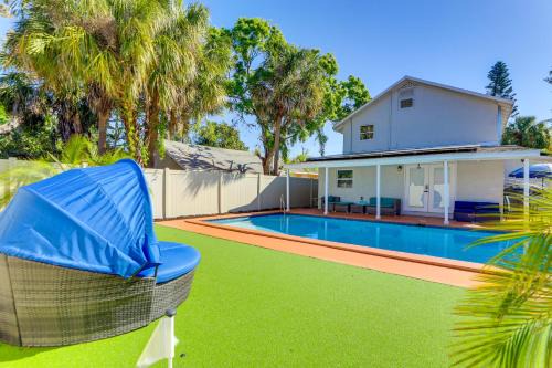 Bradenton Casa | Saltwater Pool and Putting Green Bradenton Oasis