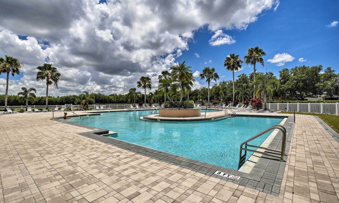Sabal Harbour Cabaña | Saltwater Pool, Spa & Lanai: Bradenton Home