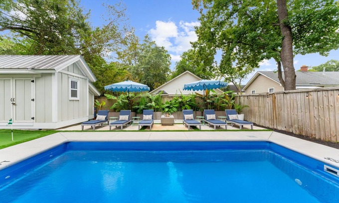 North Charleston Casa | Saltwater Pool & Putting Green in Park Circle with 3 King Beds!