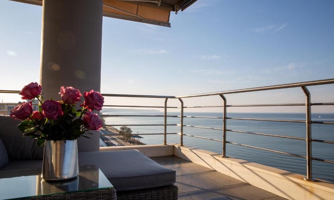 Neoi Epivates Apartamento | Salty Breeze Beachfront Apartment-Premium Stay