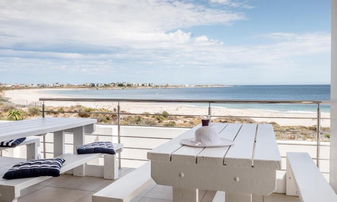 Britannia Bay Casa | Salty Sandals
