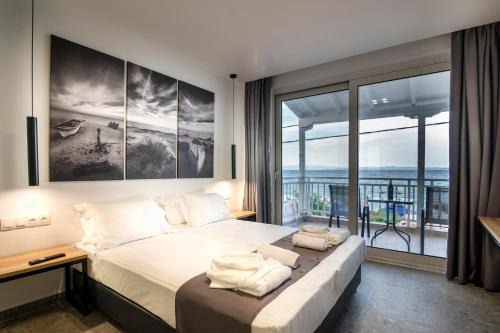 Polichrono Apartamento | Salty Sea View Apartments