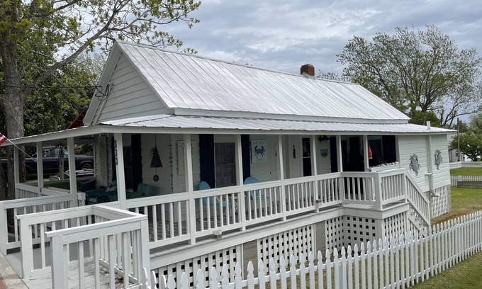 Swansboro Casa | Salty Seas