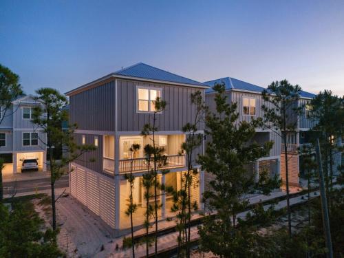 Orange Beach Casa | Salty Shells - Spacious 3 Bedroom, 4 Bathroom Retreat in Orange Beach Just Steps from the Sand