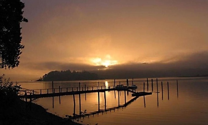 Sooke Cabaña | Salty Towers Oceanfront Cottages