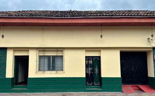 Leon Casa | SAM TRAVEL LEON