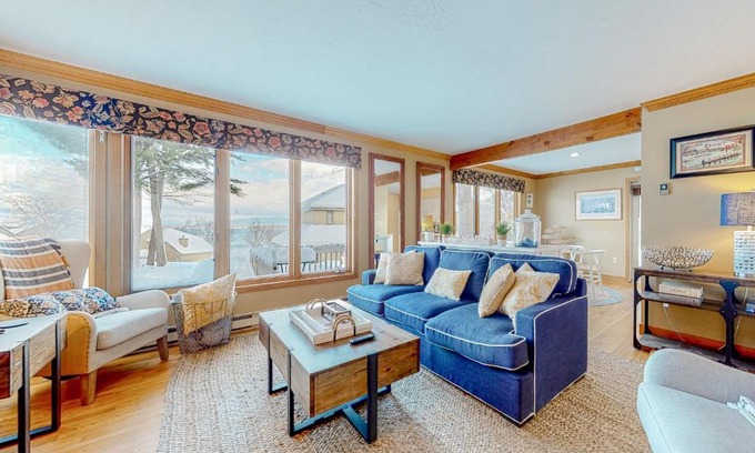 Gilford Casa | Samoset Condo on Lake Winnipesaukee