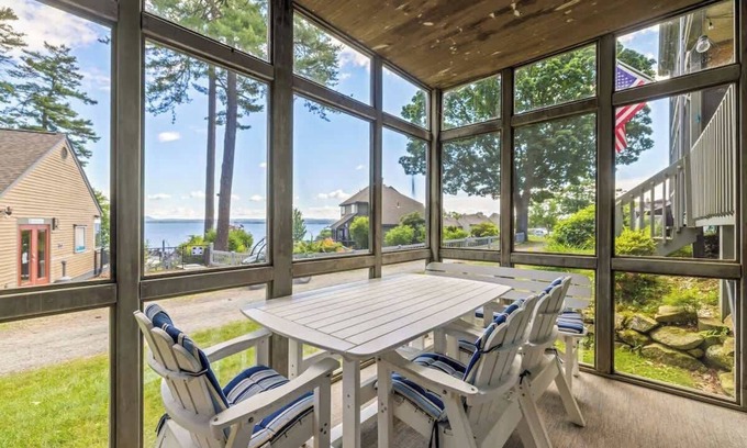 Gilford Condominio | Samoset Lakeview Gem - Vibrant Condo Escape!