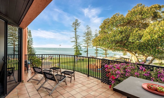Moffat Beach Apartamento | Samudr on Seaview at Moffat Beach