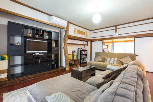 Nakano Casa | Samurai House - Large Family House, West Shinjuku