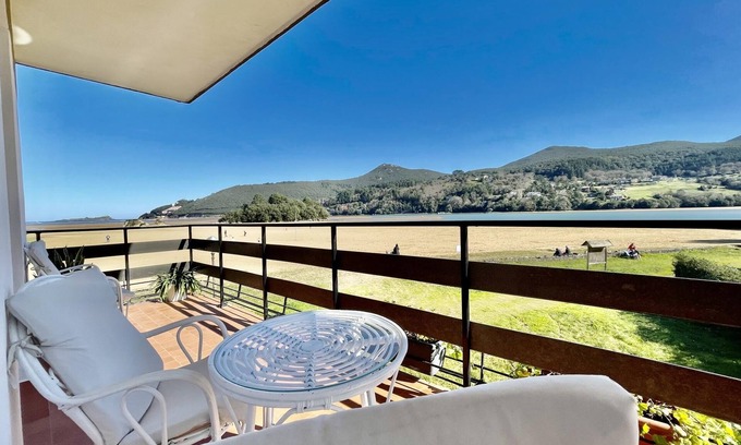 Sukarrieta Apartamento | San Antonio Beach Flat