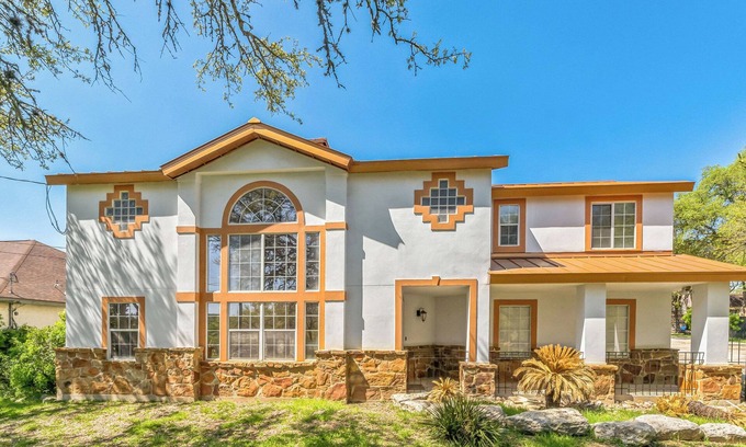 Far North Central Casa | San Antonio Charming 3 bedroom house