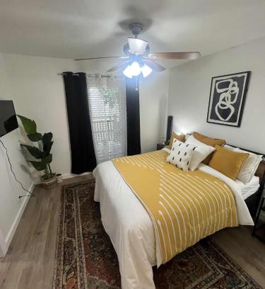 Uptown Apartamento | San Antonio Cozy Tourist Full Apartment