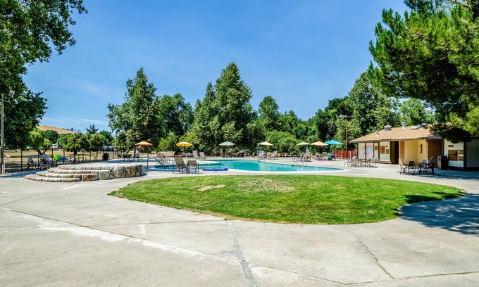 Paicines Cabina | San Benito RV & Camping Resort