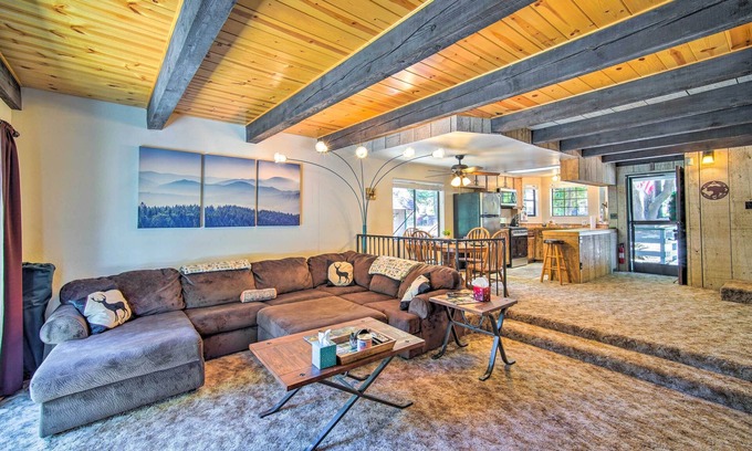 Arrowbear Lake Cabina | San Bernardino Mtn Retreat w/ Furnished Deck