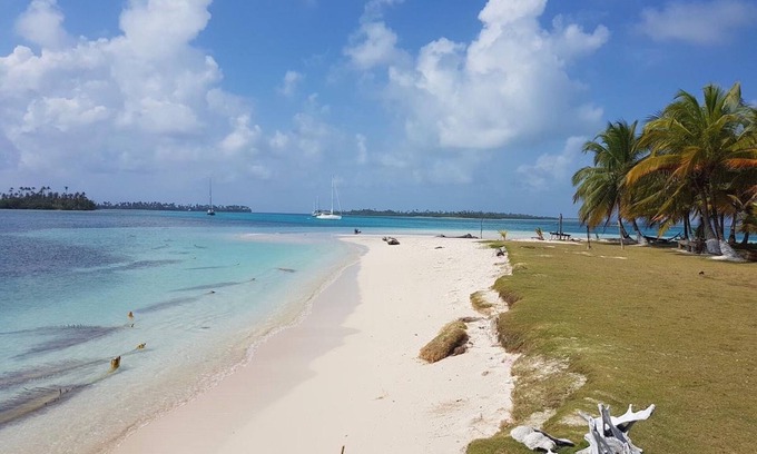 Carti Tupile Cabina | San Blas Private Over-the-Water Cabin