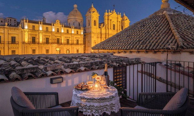 Noto Cama Y Desayuno | San Carlo Suites