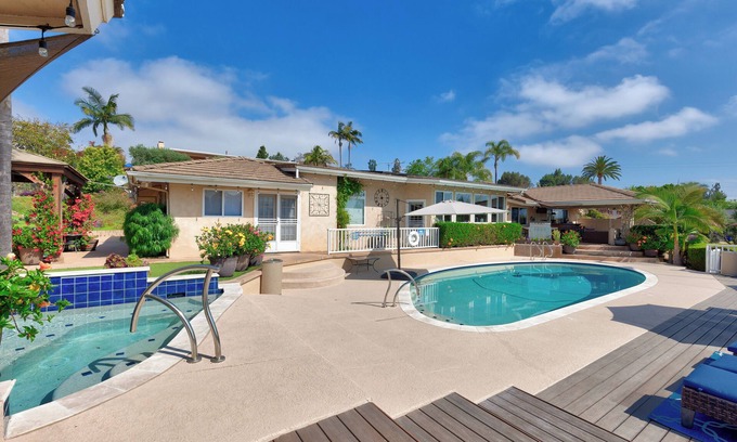 El Cajon Casa | *San Diego Oasis* Sunrise Views Pool Spa Sleeps 13