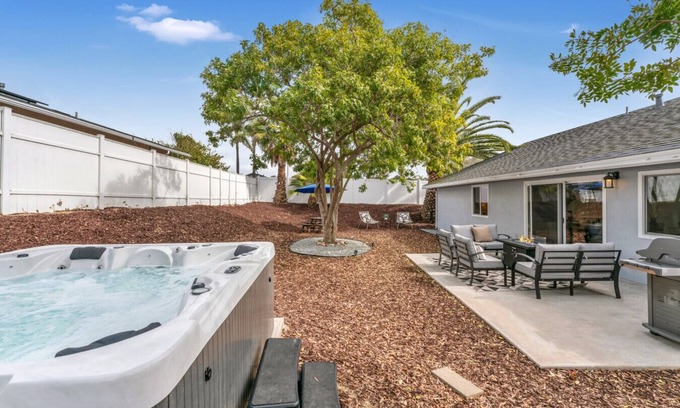 Bay Ho Casa | San Diego Retreat w/ Hot Tub Near Beach & Downtown