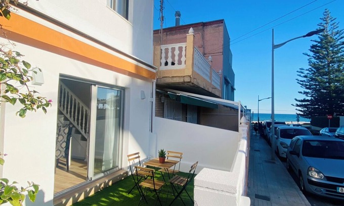 Coveta Fuma Chalet De Esquí | San Juan beach, white house( primera linea playa San Juan, Alicante)