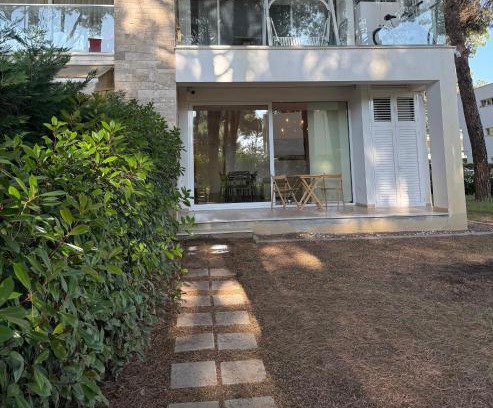 Ishem Apartamento | San Pietro Yard Apartment