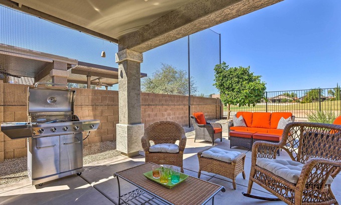 San Tan Valley Casa | San Tan Valley Home w/ Pool Access & Golf View!