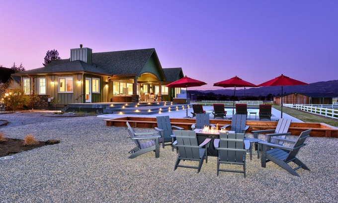 Healdsburg Casa | Sanctuary on Lytton | Complimentary wine tasting at Croix included!