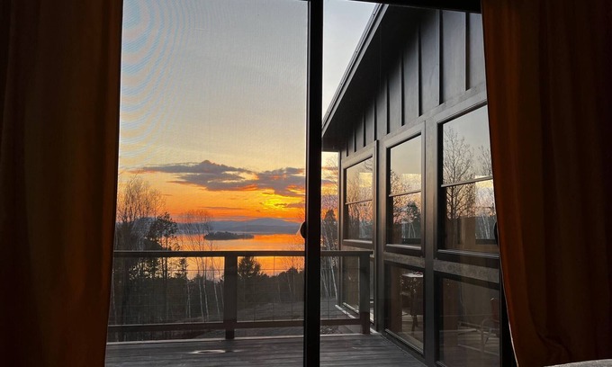 Rangeley Casa | Sanctuary Ridge North - Gorgeous modern home, tucked into the woods, with spectacular views