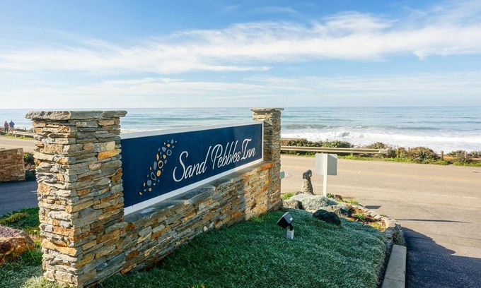 San Simeon Hotel | Sand Pebbles Inn