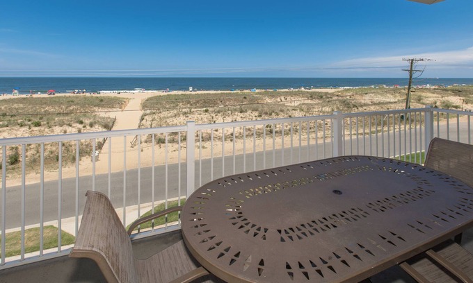 Sandbridge Condominio | Sandbridge Dunes Condo #212- Oceanfront, Elevator, Sandbridge