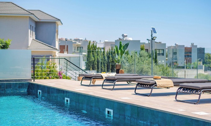 Agios Tychon Apartamento | Sanders River Plaza - Neat 2 Bedroom Apt With Balcony