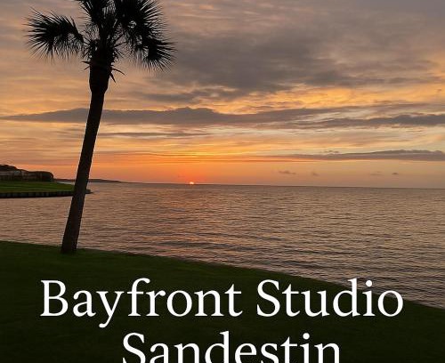 Miramar Beach Apartamento | Sandestin Bayfront Studio with balcony and breathtaking views