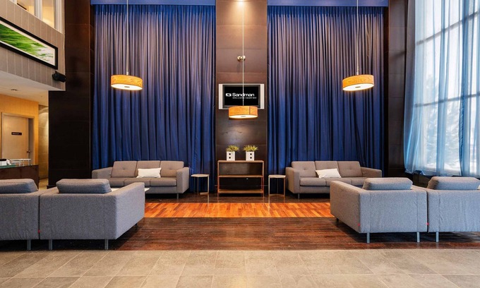 Northwest Calgary Hotel | Sandman Hotels & Suites Calgary West