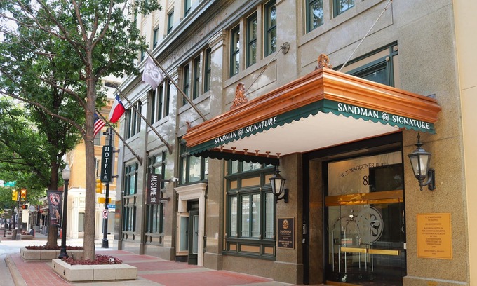 Downtown Fort Worth Hotel | Sandman Signature Fort Worth Downtown Hotel
