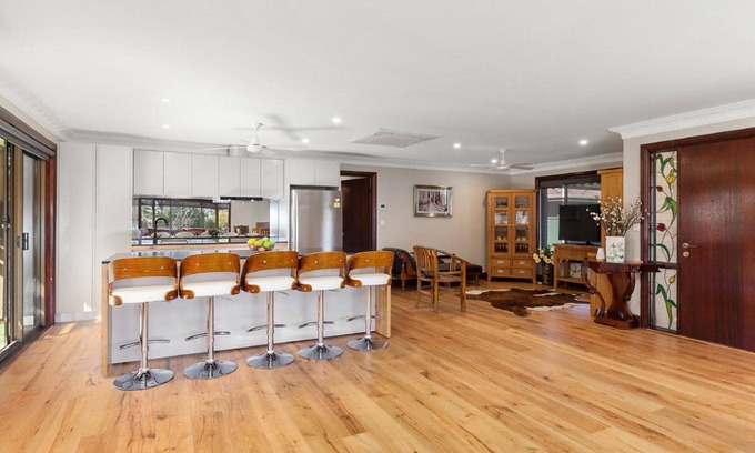 Beechworth Casa | Sandor's Sanctuary - home with indoor spa