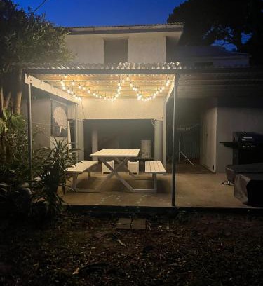 Bongaree Casa | Sandown Beachside Cottage