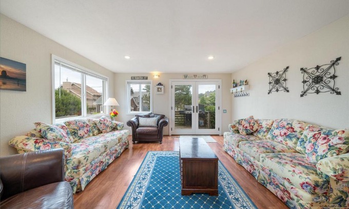 Tolovana Park Casa | Sandpiper Beach House