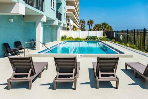 Jacksonville Beach Casa | Sandpiper Oceanfront 4B