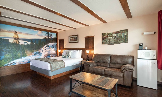 Ocean Shores Hotel | Sandpiper - Queen Studio Room at Wanderlust Inn, Pet Friendly