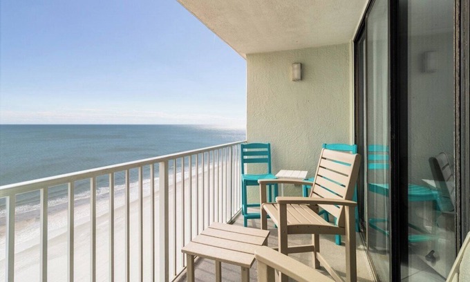The Dunes Condominio | Sands Beach Club Oceanfront Condo + Walk-In Shower | SBC 1116