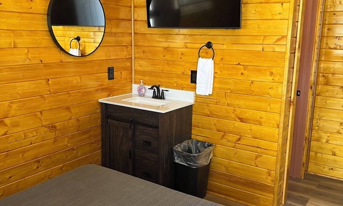 Moab South Valley Cabina | Sandstone Cabins at the Red Desert RV Park