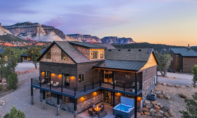 Orderville Casa | Sandstone Pointe: Elegance Among the Cliffs