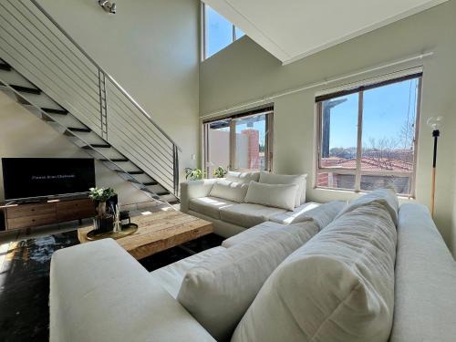Greater Johannesburg Metropolitan Area Apartamento | Sandton - Japandi style 1 bedroom Loft apartment