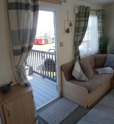 Woodhorn Otro | SANDY BAY STAYOVER