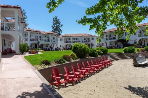 Okanagan-Similkameen Hotel | Sandy Beach Suites