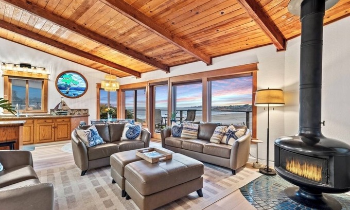 Opal Cliffs Casa | Frente a la playa de arena Surfside!